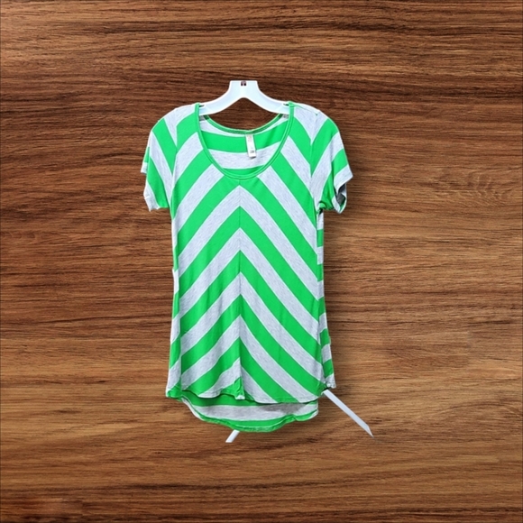 LulaRoe, Sz XS, Grey, Green, Grid Pattern, Swing Style, Simply Comfortable - Picture 1 of 9